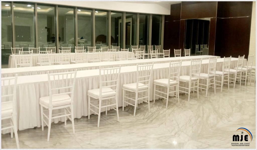 Menyewakan Kursi Tiffany Bening/Acrylic,Long Table & Round Table Jakarta